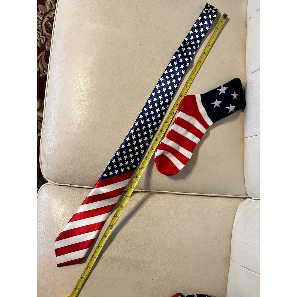 Celebrate America’s 250th in patriotic style w/ this silky tie & crew socks!
